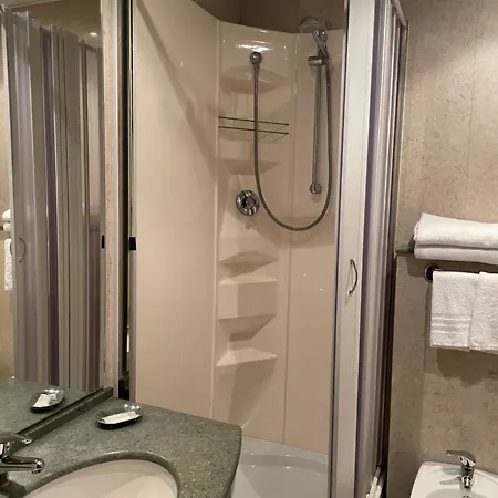 Hotel Mondial 3*