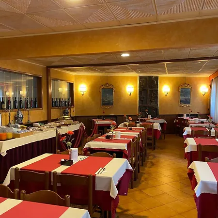 Mondial Hotel 3*