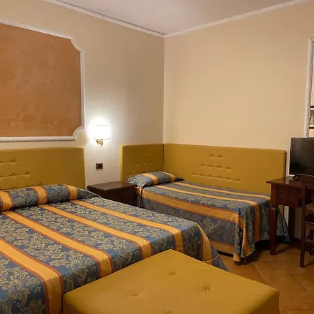 Hotel Mondial 3*