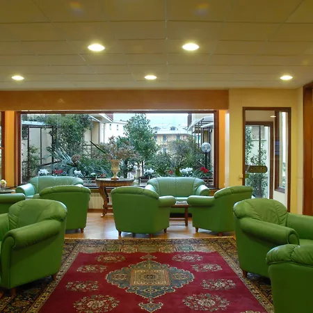 Mondial Hotel 3*