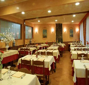 Hotel Mondial 3*